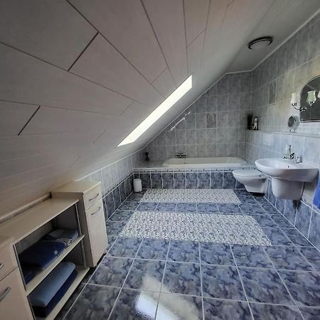 Schoene Wohnung Mit Eigenem Eingang Und Parkplatz Fulda Zewnętrze zdjęcie