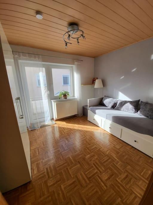 Schoene Wohnung Mit Eigenem Eingang Und Parkplatz Fulda Zewnętrze zdjęcie